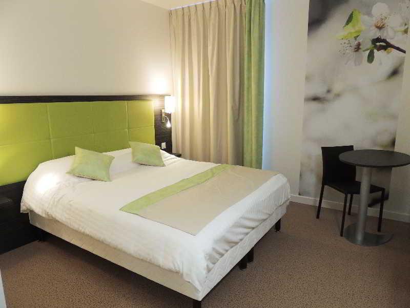 Hotel La Verriaire - The Originals La Verrie Экстерьер фото